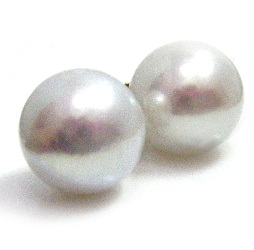 White 9-9.5mm AAA Round Pearl Stud Earrings